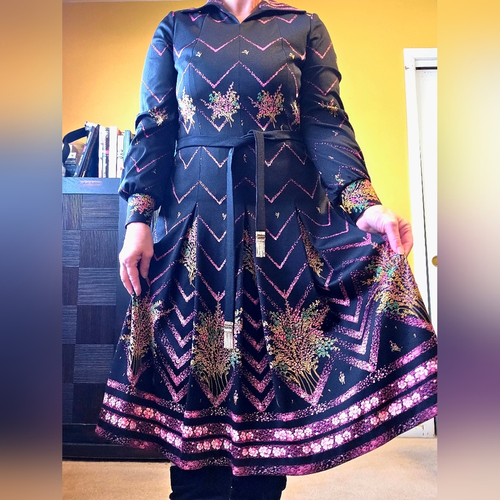Vintage Floral Dress - Picture 6 of 16